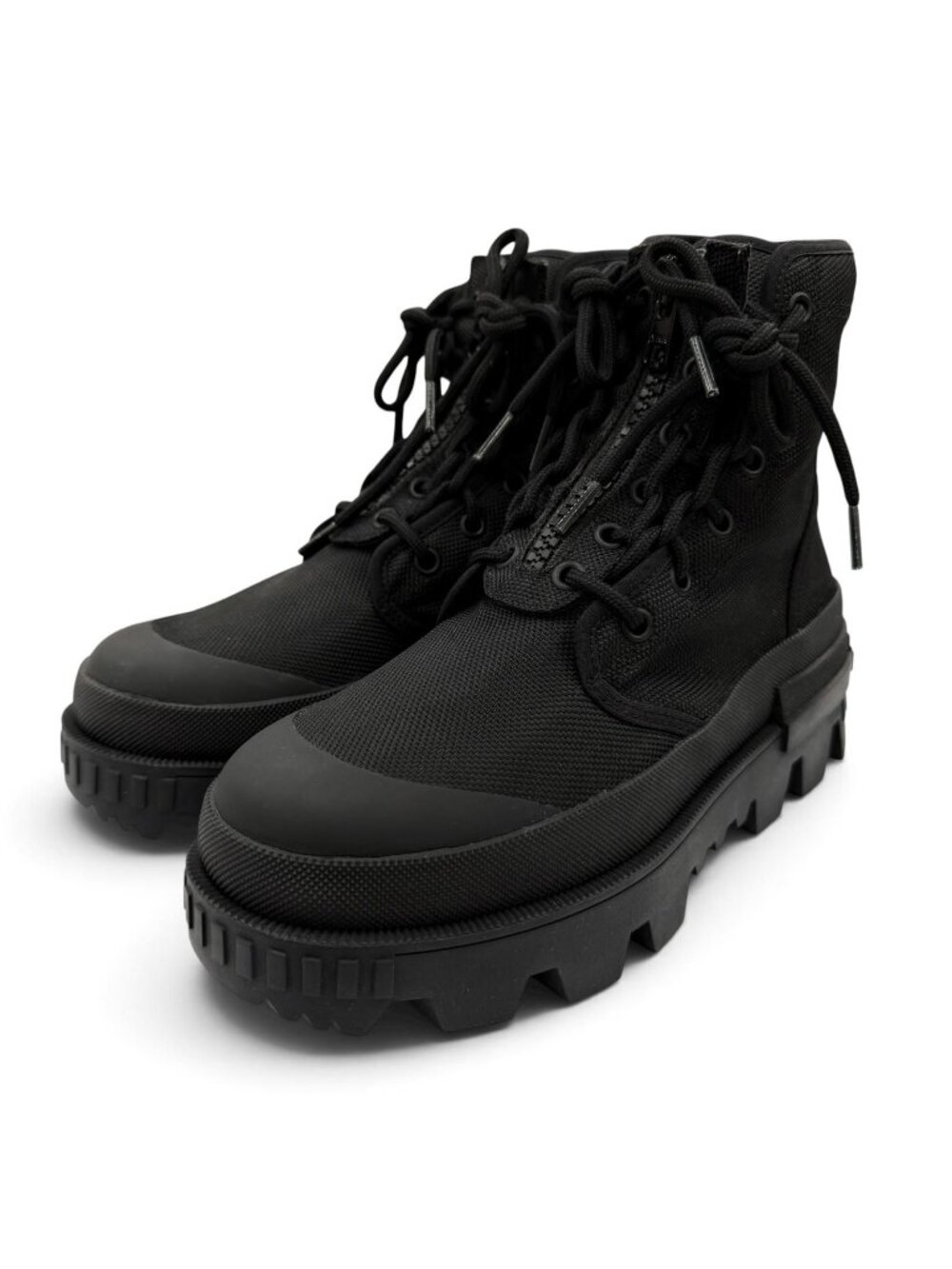 Moncler Genius 4 Hyke Desertyx Logo Design Zip UP Short Boots Black